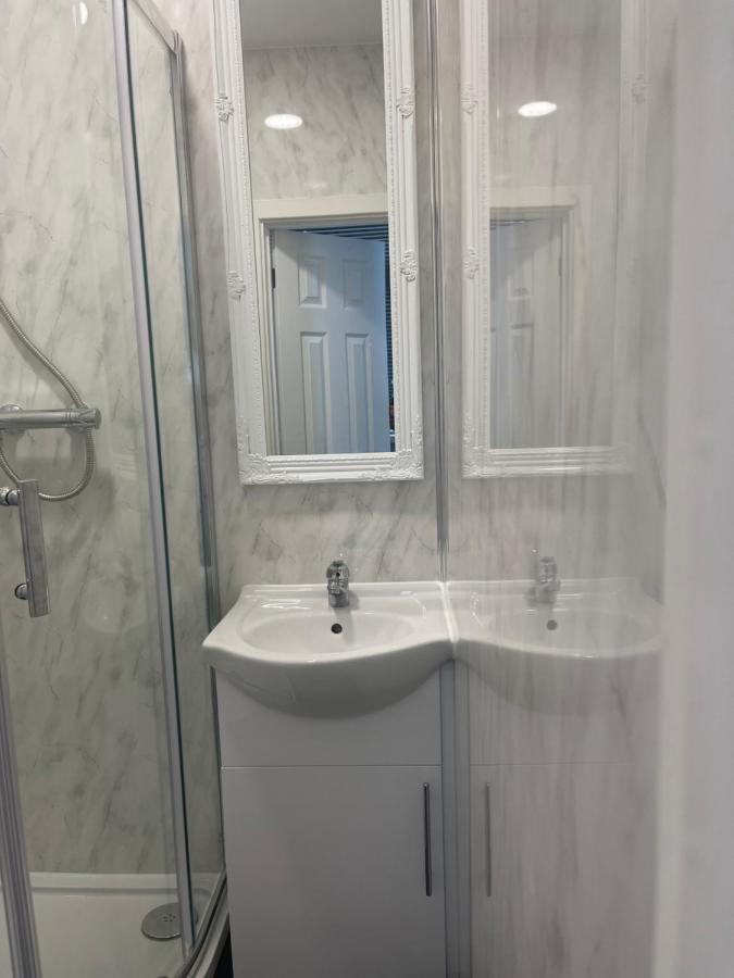 Grays Accommodation B&B المظهر الخارجي الصورة